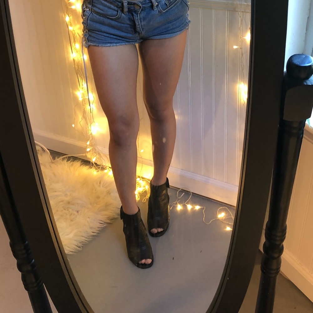 Peep toe heels